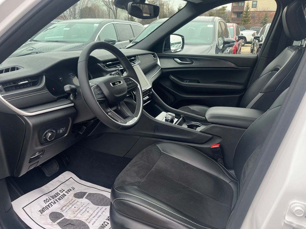 2023 JEEP GRAND CHEROKEE - Image 6