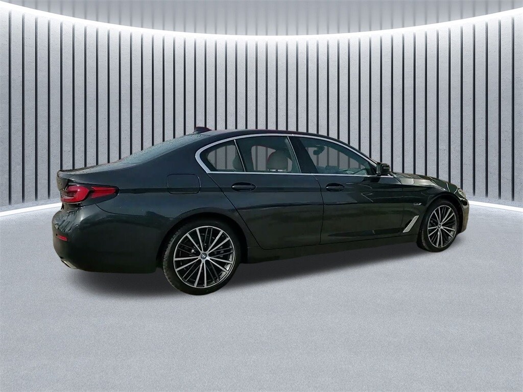 2023 BMW 530E - Image 8