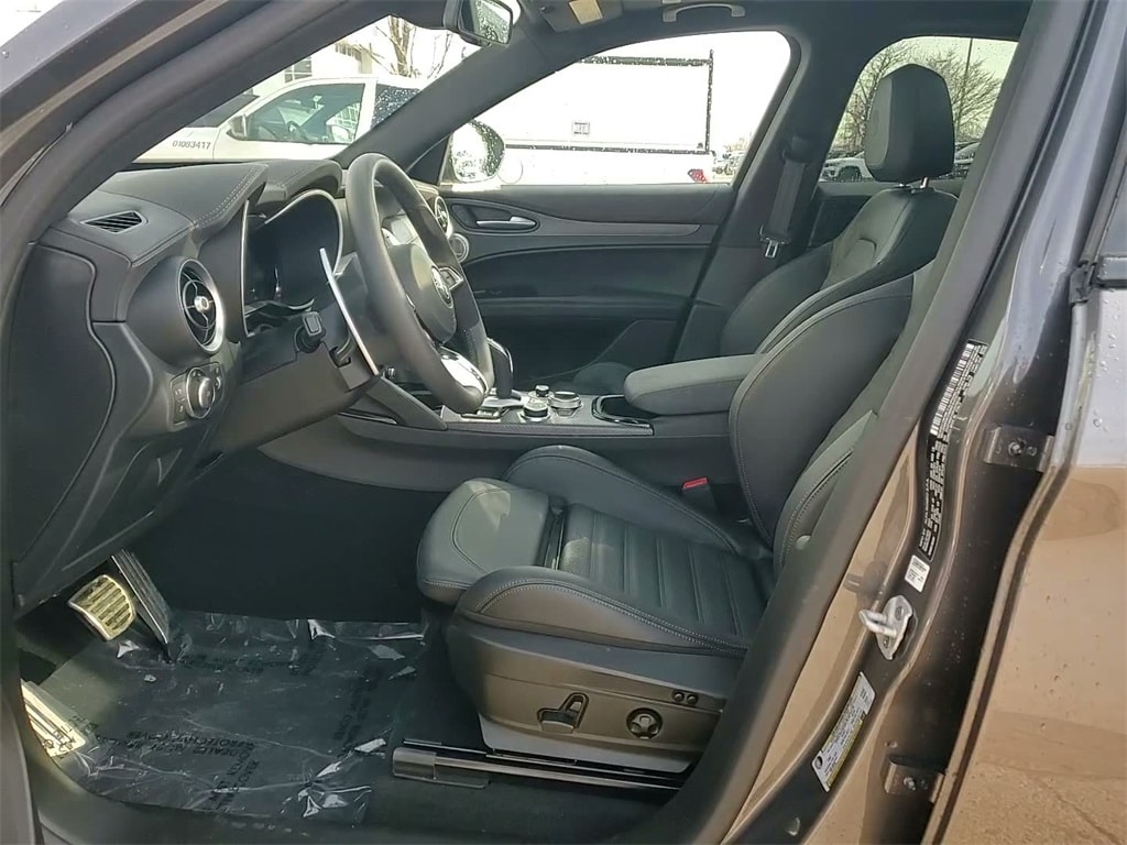 2024 ALFA ROMEO STELVIO - Image 20