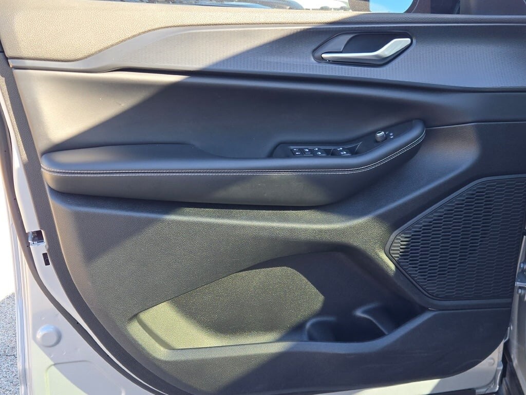 2023 JEEP GRAND CHEROKEE - Image 21