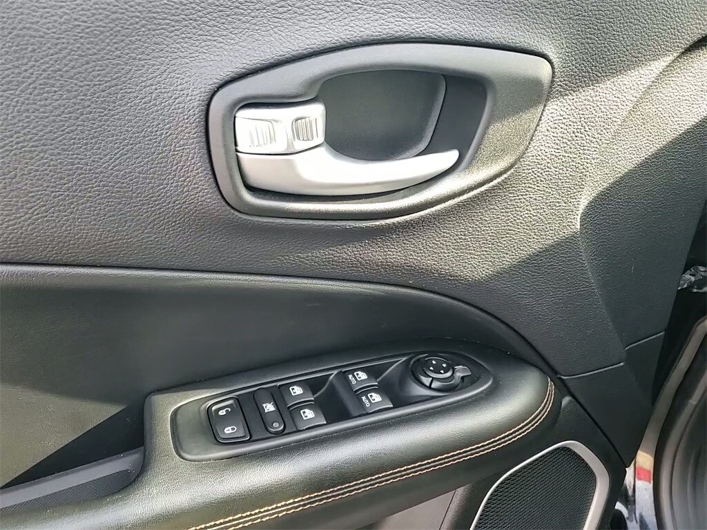 2017 JEEP COMPASS - Image 9