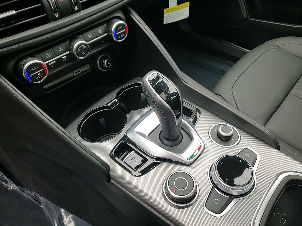 2024 ALFA ROMEO GIULIA (952) - Image 28