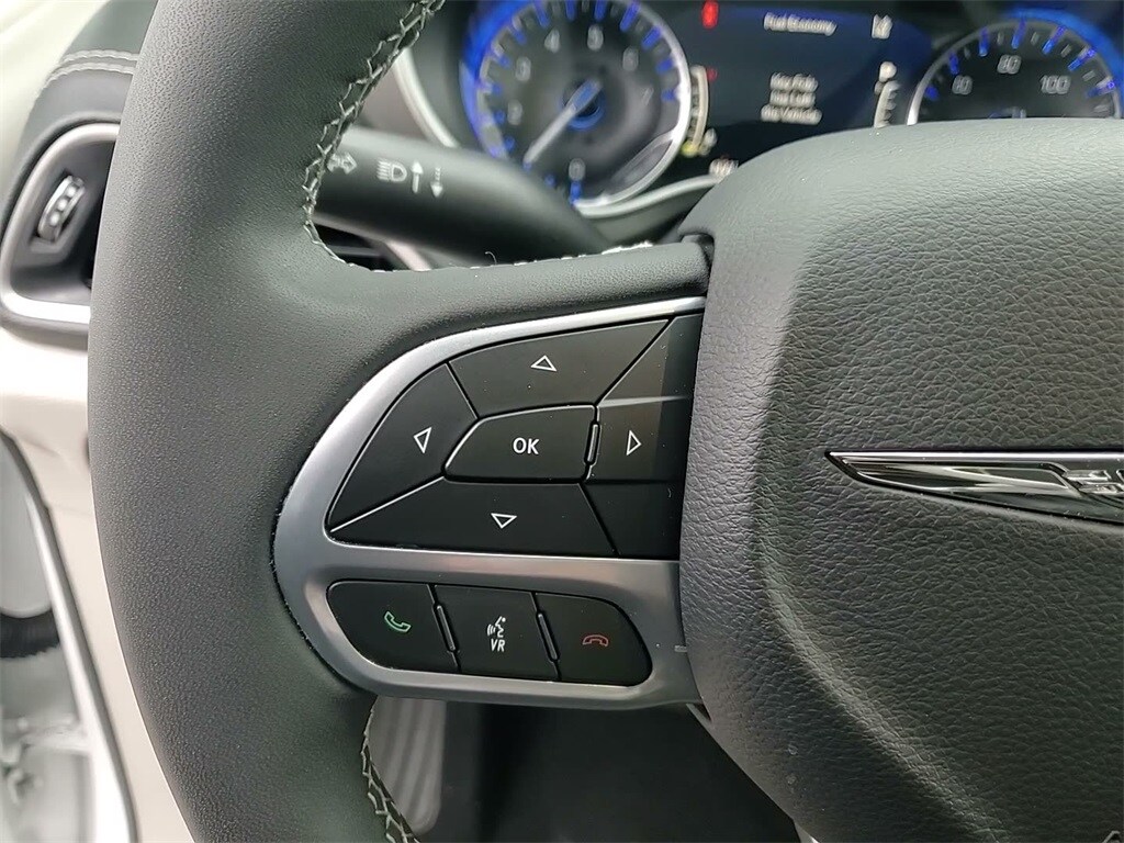 2023 CHRYSLER PACIFICA - Image 27