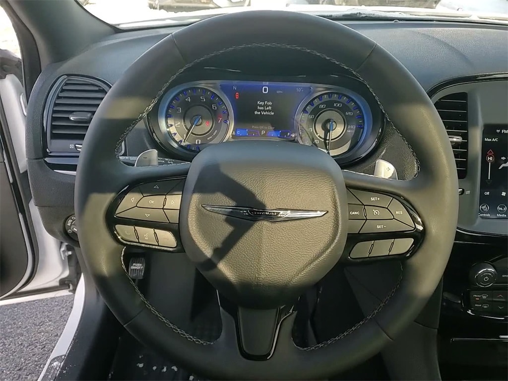 2023 CHRYSLER 300 - Image 26