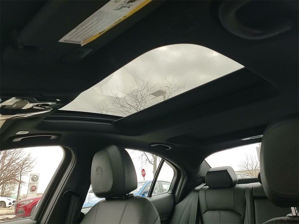 2024 ALFA ROMEO GIULIA (952) - Image 30