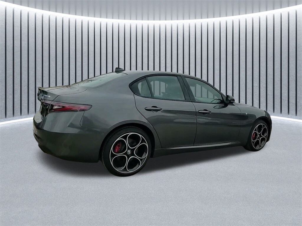 2024 ALFA ROMEO GIULIA (952) - Image 7