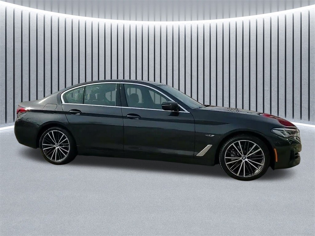 2023 BMW 530E - Image 5