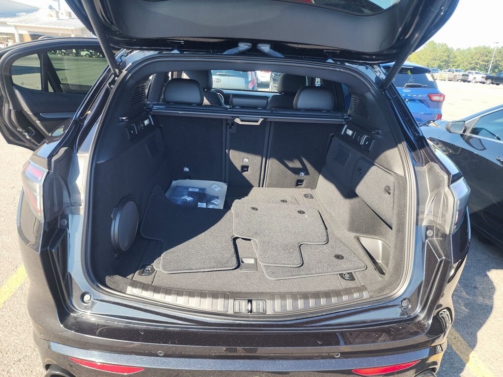 2024 ALFA ROMEO STELVIO - Image 9