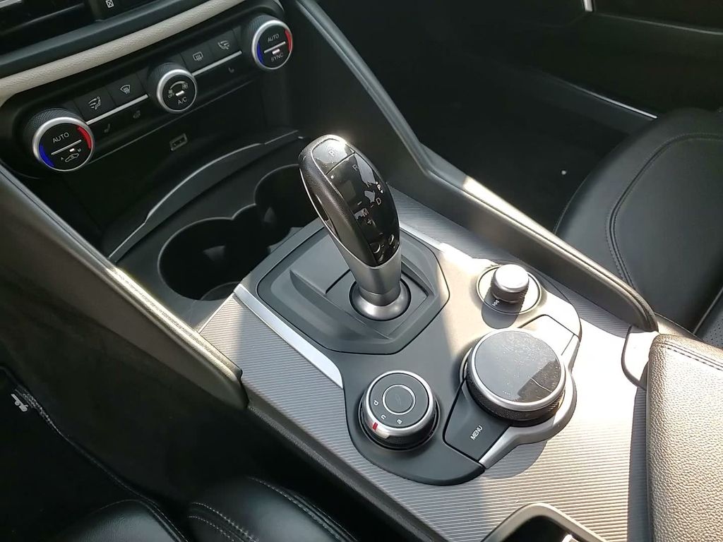 2019 ALFA ROMEO GIULIA (952) - Image 34
