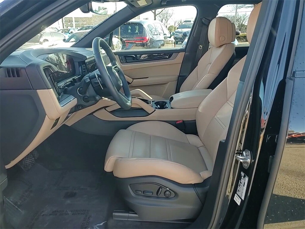 2024 PORSCHE CAYENNE - Image 25