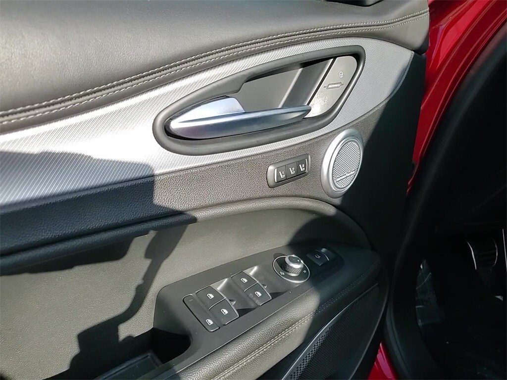 2023 ALFA ROMEO STELVIO - Image 10