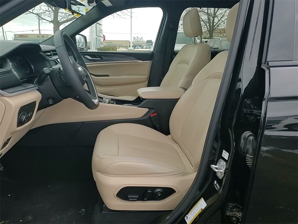 2025 JEEP GRAND CHEROKEE L - Image 22