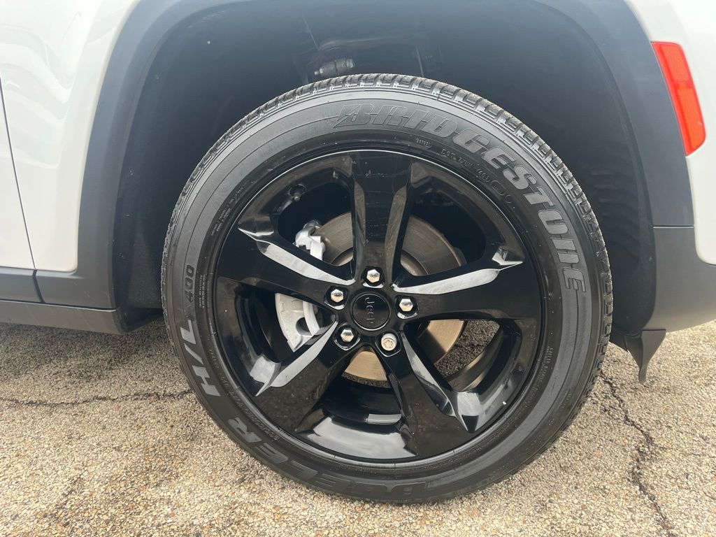 2023 JEEP GRAND CHEROKEE - Image 5