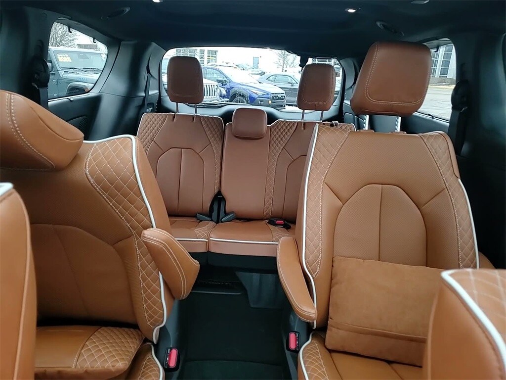 2024 CHRYSLER PACIFICA - Image 33