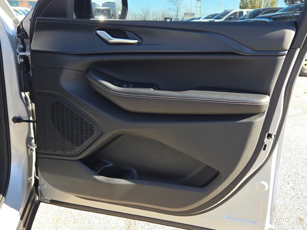 2023 JEEP GRAND CHEROKEE - Image 8