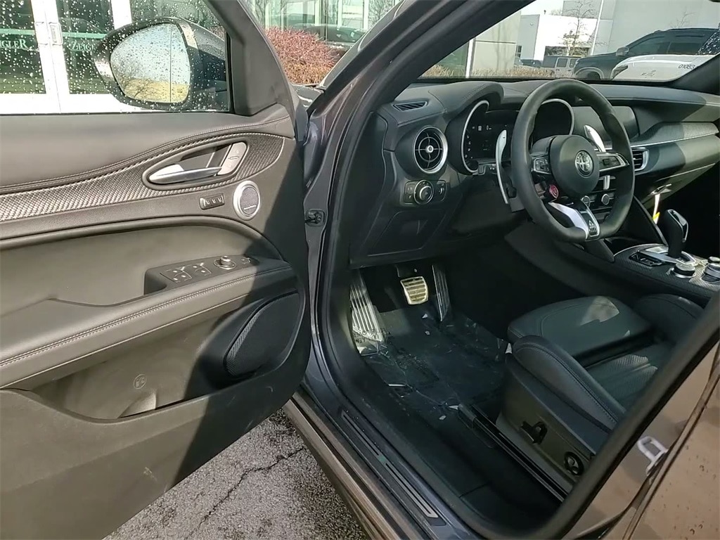 2024 ALFA ROMEO STELVIO - Image 18