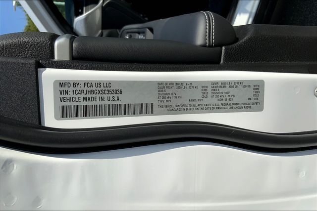 2025 JEEP GRAND CHEROKEE - Image 13