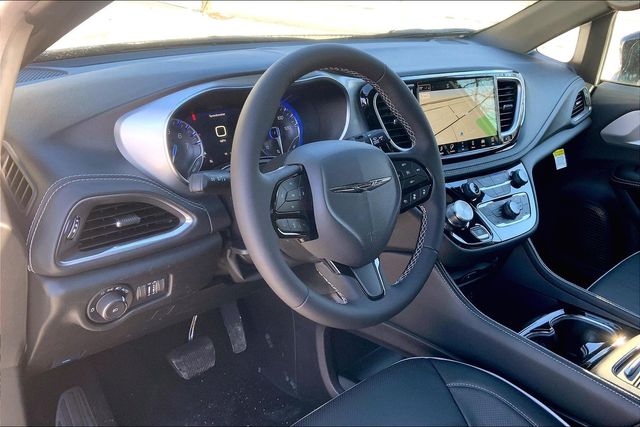 2026 CHRYSLER PACIFICA - Image 8