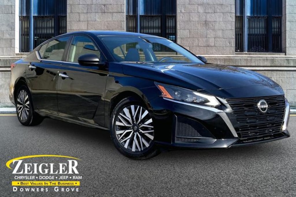 Used 2024 Nissan Altima 2.5 SV Sedan