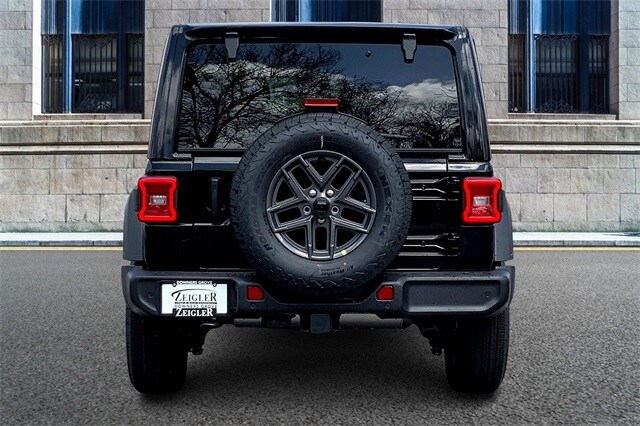 2025 Jeep Wrangler Sport S photo 4