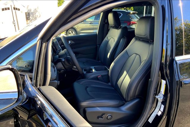 2026 CHRYSLER PACIFICA - Image 9