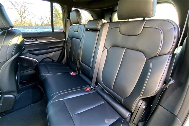 2025 JEEP GRAND CHEROKEE - Image 10