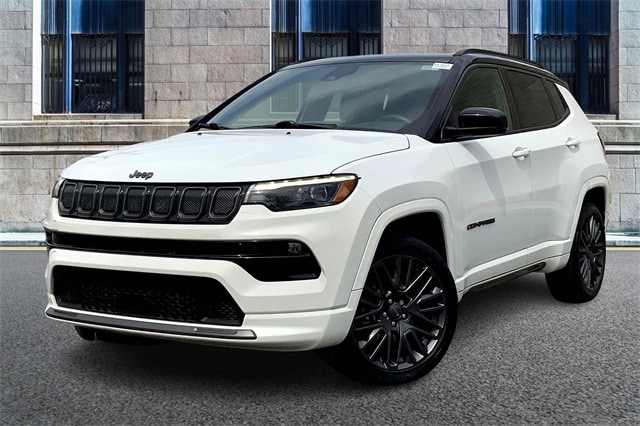 Used 2022 Jeep Compass High Altitude with VIN 3C4NJDCB2NT171821 for sale in Downers Grove, IL