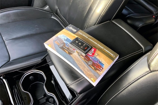 2022 JEEP GRAND CHEROKEE L - Image 13