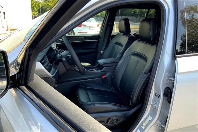 2025 JEEP GRAND CHEROKEE - Image 9