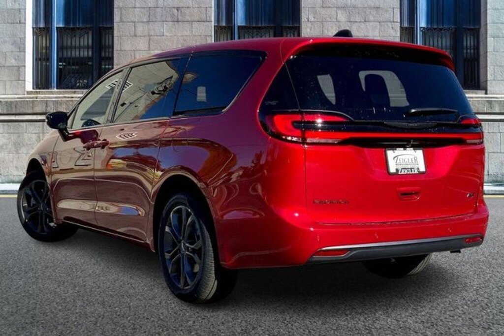 New 2026 Chrysler Pacifica Select Passenger Van