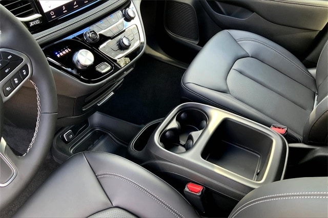 2026 CHRYSLER PACIFICA - Image 7