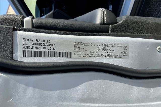 2025 JEEP GRAND CHEROKEE - Image 13