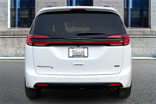 2026 CHRYSLER PACIFICA - Image 4
