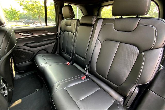 2025 JEEP GRAND CHEROKEE - Image 10