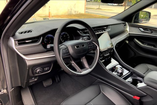 2025 JEEP GRAND CHEROKEE - Image 8