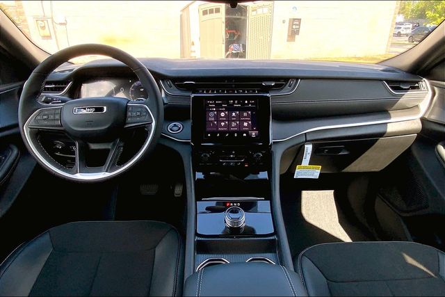 2025 JEEP GRAND CHEROKEE L - Image 5