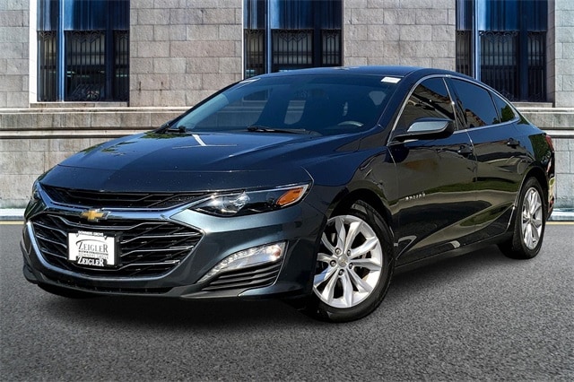 Used 2020 Chevrolet Malibu 1LT with VIN 1G1ZD5STXLF063228 for sale in Downers Grove, IL