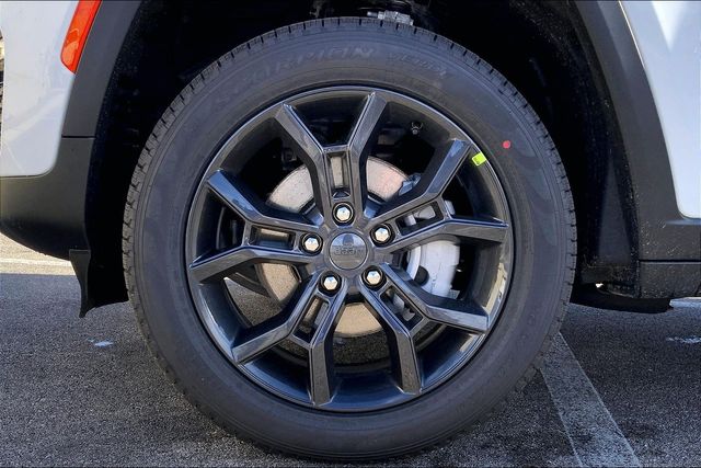 2025 JEEP GRAND CHEROKEE - Image 12