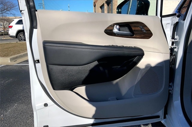 2024 CHRYSLER PACIFICA - Image 23