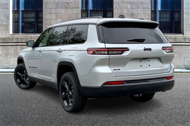 2025 JEEP GRAND CHEROKEE L - Image 3