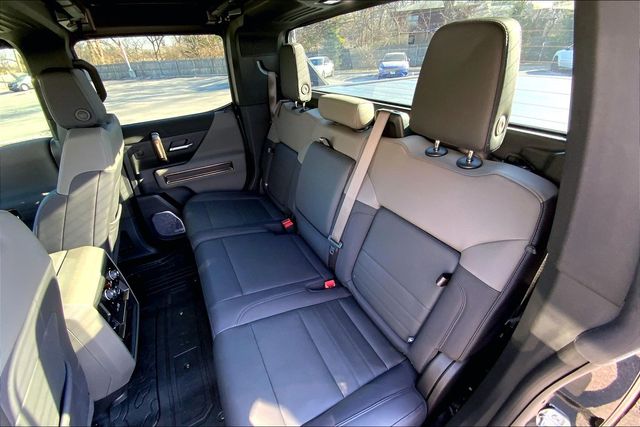 2025 GMC HUMMER EV PICKUP - Image 25