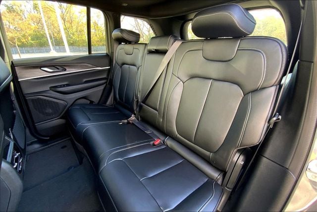 2025 JEEP GRAND CHEROKEE - Image 10