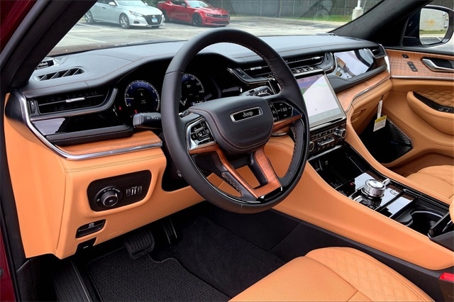 2025 JEEP GRAND CHEROKEE - Image 8