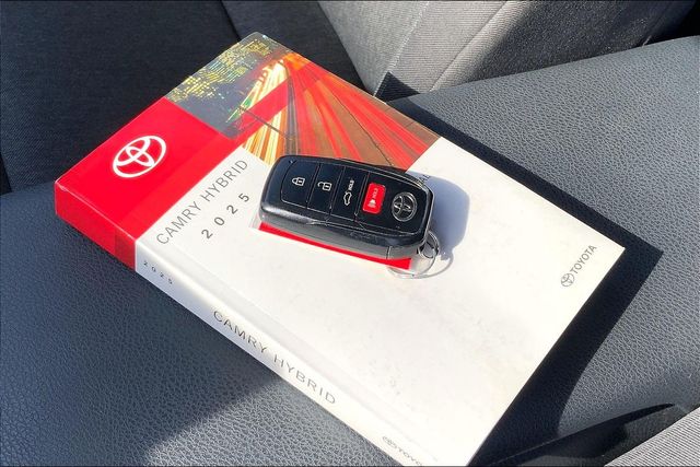 2025 TOYOTA CAMRY - Image 13