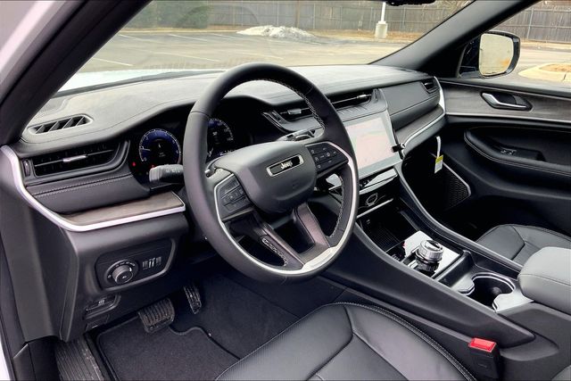 2026 JEEP GRAND CHEROKEE L - Image 8