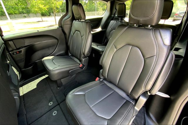 2026 CHRYSLER VOYAGER - Image 10