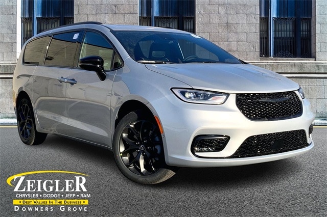 2026 Chrysler Pacifica Limited's photo