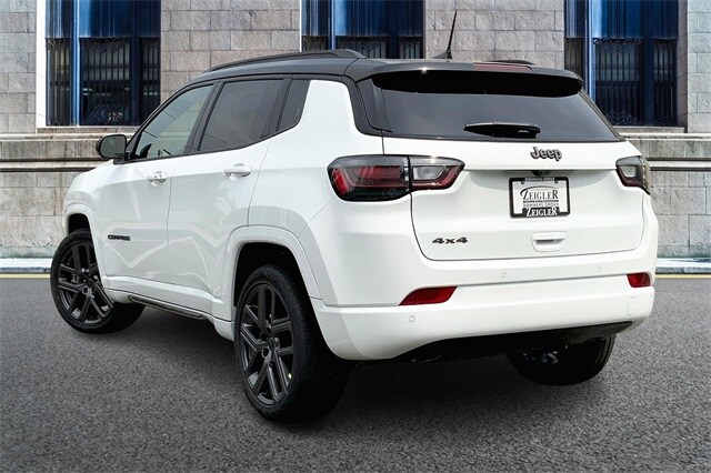 2025 Jeep Compass Limited photo 3