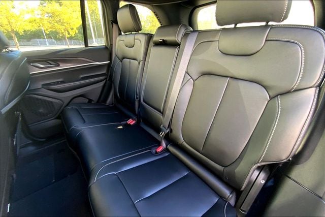 2025 JEEP GRAND CHEROKEE - Image 10