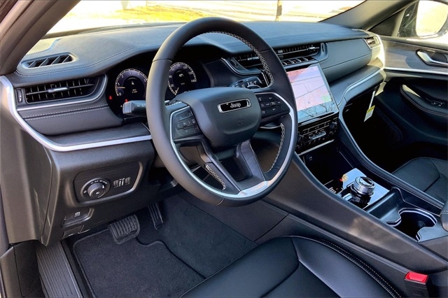 2025 JEEP GRAND CHEROKEE - Image 8